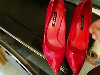 红色高跟鞋我的女友射精