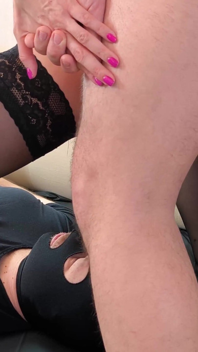 Emocionalni trenutak iz "Biseksualnog muža deli svoju ženu sa prijateljem. Troje. Mmf. Cuckold. 2. deo. Ep 1123"