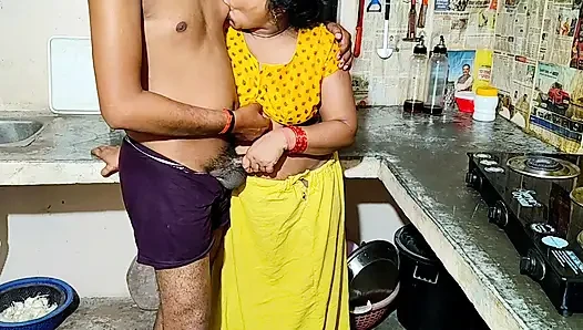 Bhabhi fuking neighbour boy's