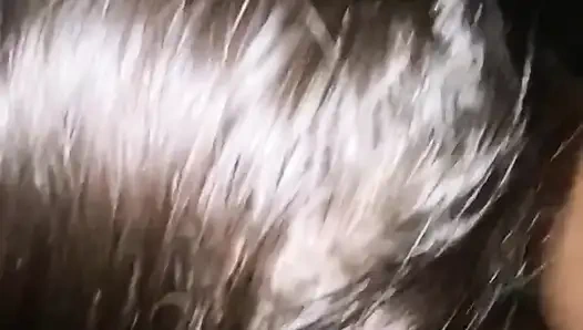 Они сосут мне задницу на кухне