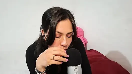 ASMR Kiss, ich beiße und streichelt deine ohren