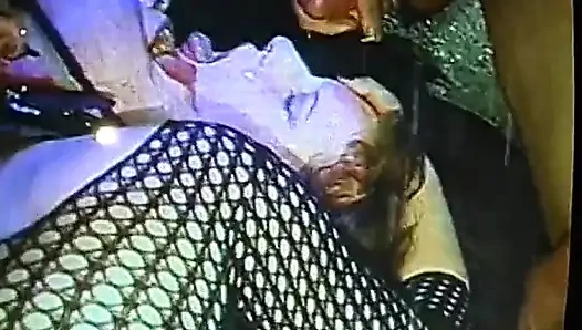 Schlucken Und Ruhig Bleiben, Dreier-orgie