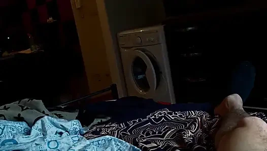 Bu kaltak yarağımı emmeye devam ediyor