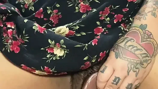 Huge dildo & phat pussy