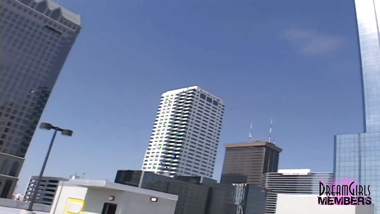 オフィスワーカーは素晴らしいショーを取得します