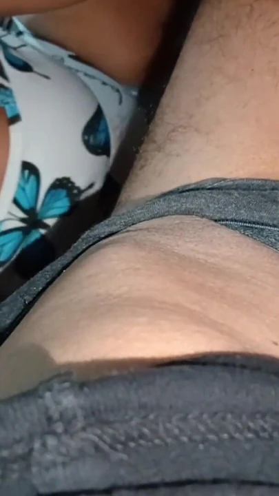 继妹邋邋遢，舔舐和吮吸特写给兄弟口交，口爆 - 用印地语语音清晰地说下流话 | 短片 1