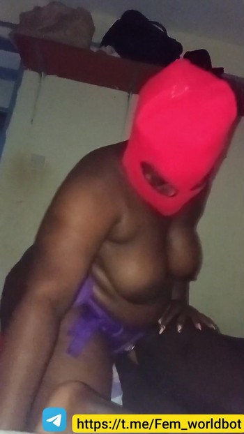 Eboni lepotica sa vitaminom D | Klip 1