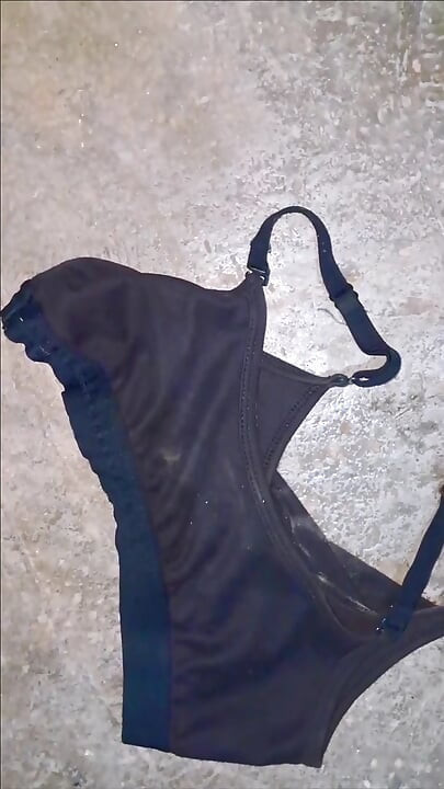 panty of a virgin girl made my penis shake - Hand job