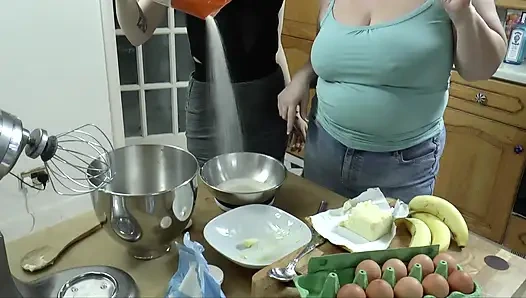 Lesbian lagi masak mesum sambil bugil