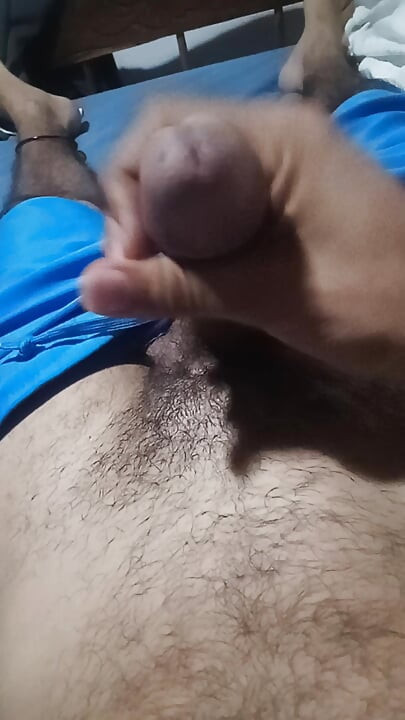 Man starts masturbating in his stepsister's room