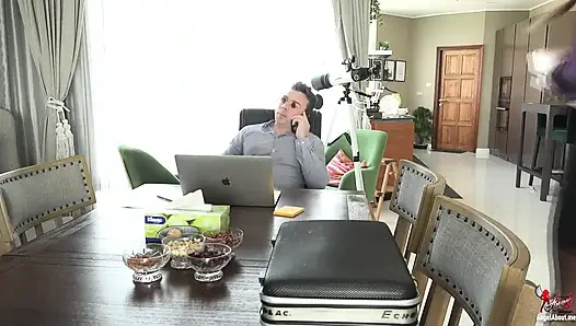 За кулисами от съемок, включая спонтанный клип