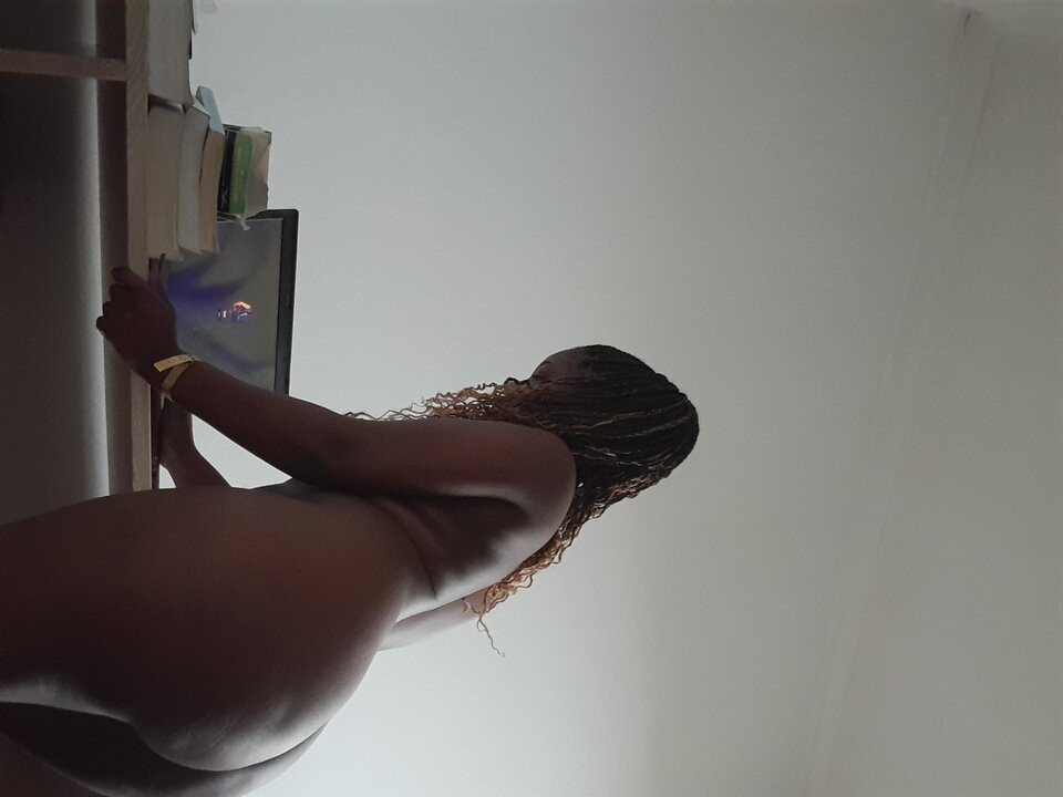 Yoooh was at work so horny lucky bubbling_booty didn't forget her dildo at home to herself with