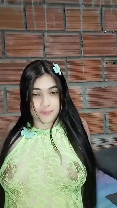 Yavaşça ve acele etmeden zevkimin her ayrıntısını dinle.
