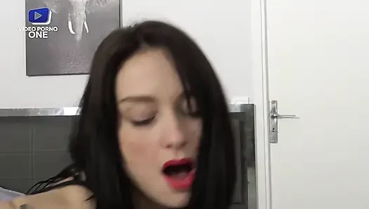 My Roommate Wants Me to Fuck Her Without Restraint!
