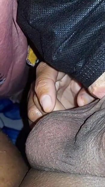 Momen spektakuler dari "gadis india nyepong kontol dan ngisap kontol teman sekamarnya"