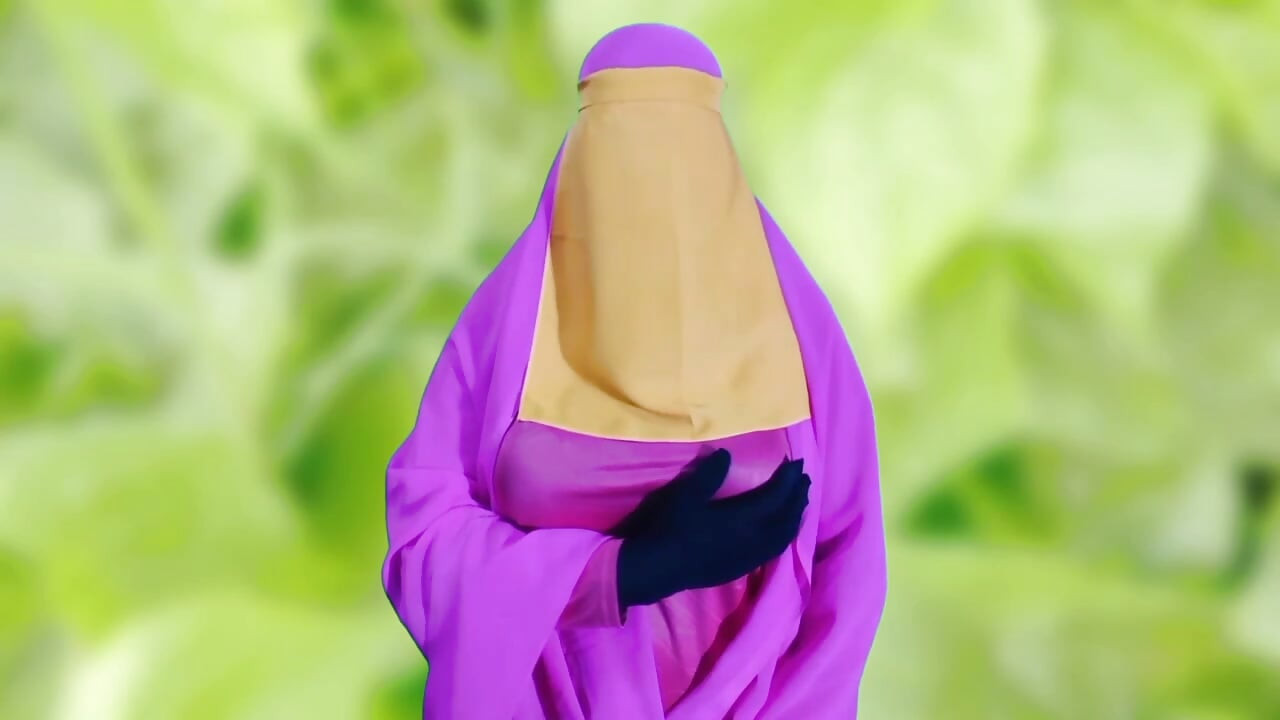 امرأة بنغلاديشية جميلة ترتدي البرقع تستمني وتمارس الجنس وتحديث قذر