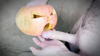 Guy fucks pumpkin on Halloween - girlz .pro - alexmilton