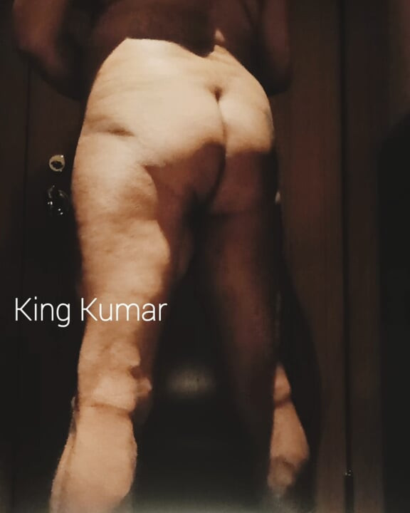 Getting naked, shaking hairy black Cock & Ass in a 5 ⭐ hotel toilet