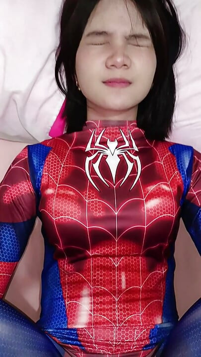 SIPDERGIRL น้ําแตกที่บ้าน - โดนเย็ดโดย Peter Fucker