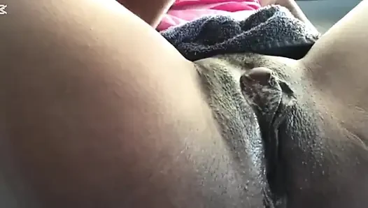 a blowjob in the car and a wet pussy