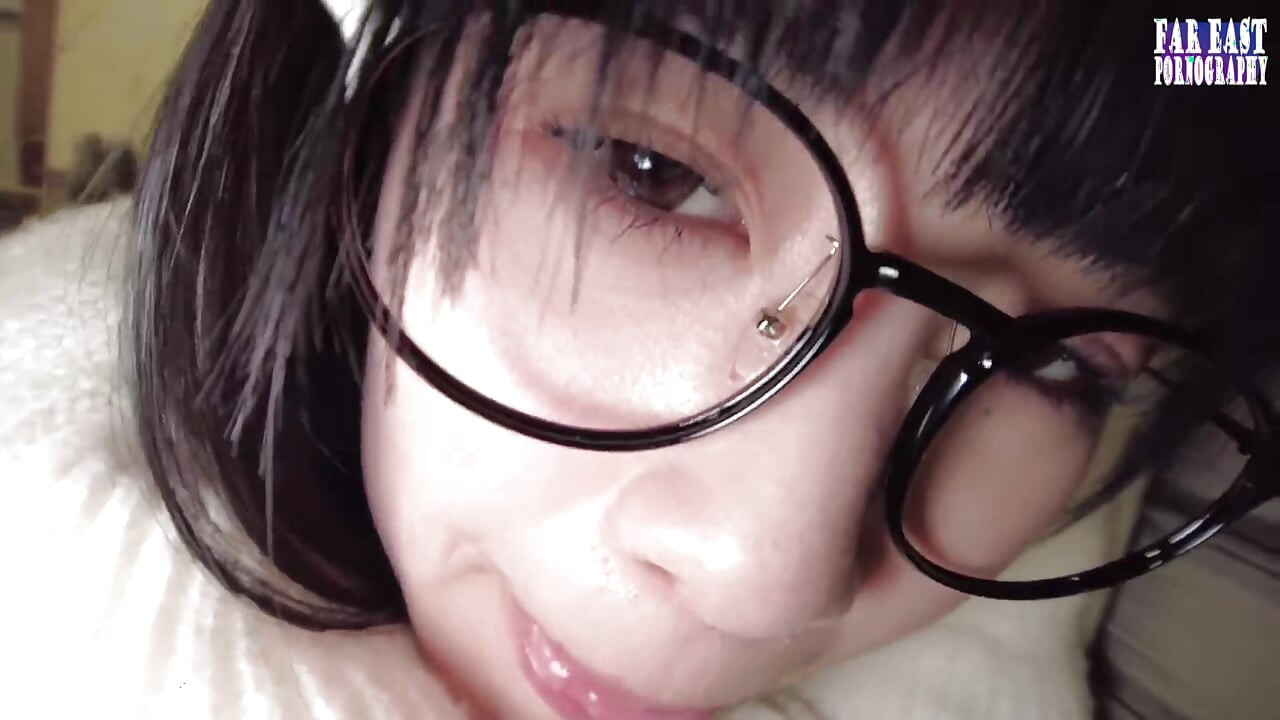 甘いグラスが怠惰な日に温かい滴を味わいながら、果てしないごくりと飲み込む至福 -パート2
