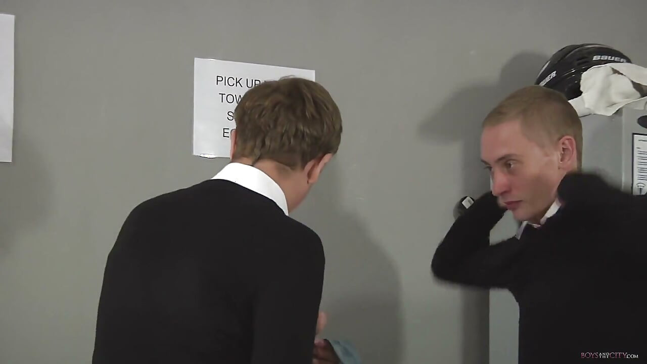 Student Sex in the Locker Room!