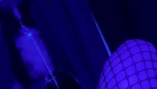 Zoey portland dientot habis-habisan sama kontol besar di klub malam