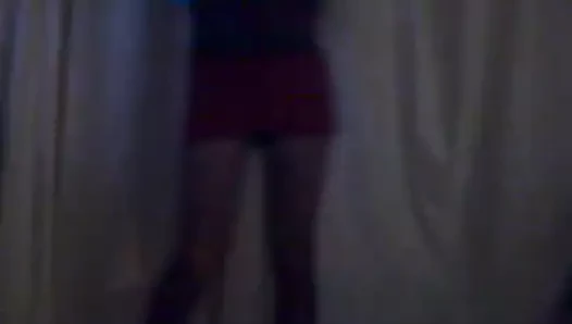 Sapıkça crossdresser yine kamerada 24 erkek arkadaş için poz veriyor