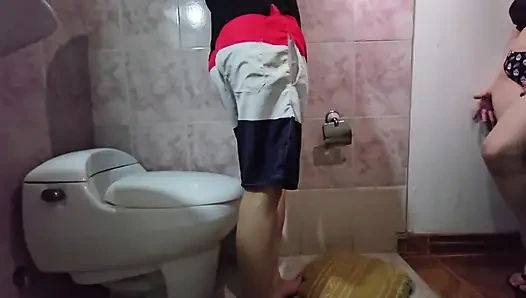 Tüm Umumi Tuvaletlerde, Bir Göte Gidiyorum Ve En Iyi Üvey Kuzenimi Sikiyorum.