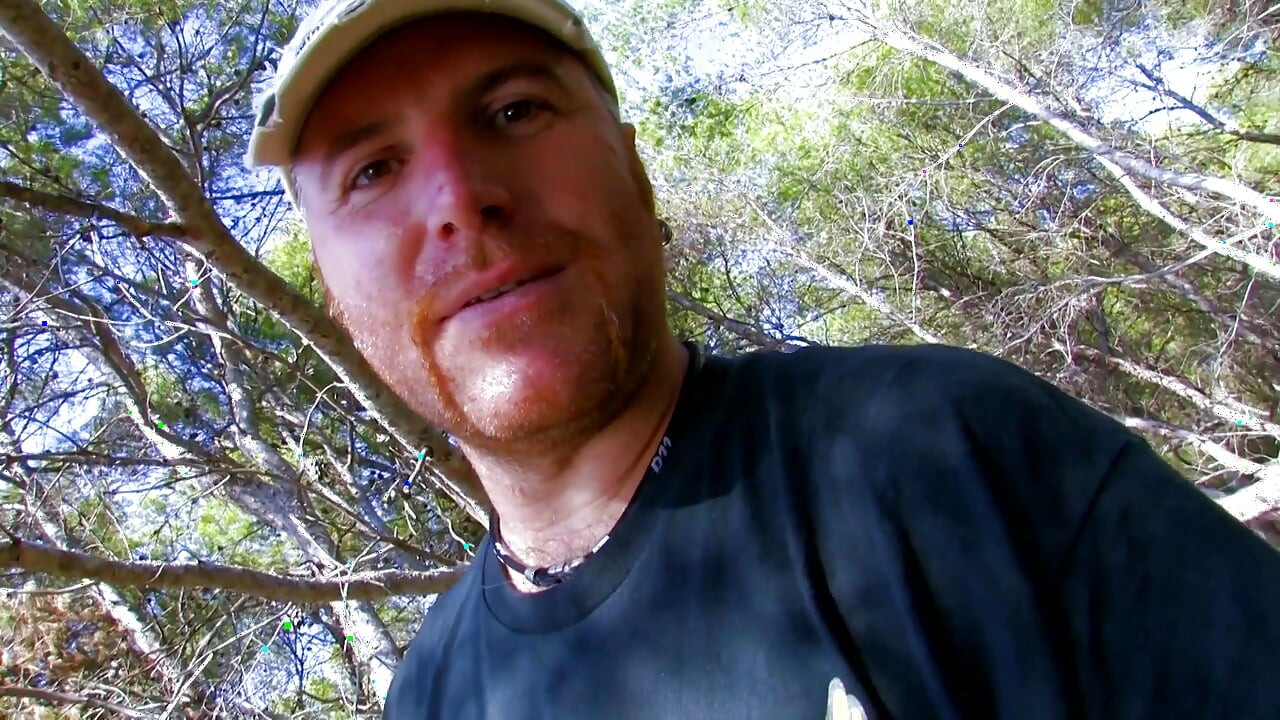 角質幅は彼女のタイトなお尻で叩かれます