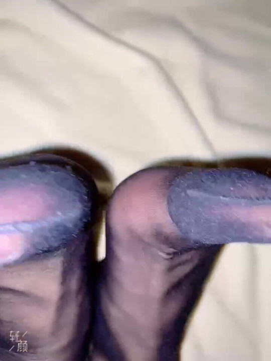 Chinese foot CD selfie black stockings feet