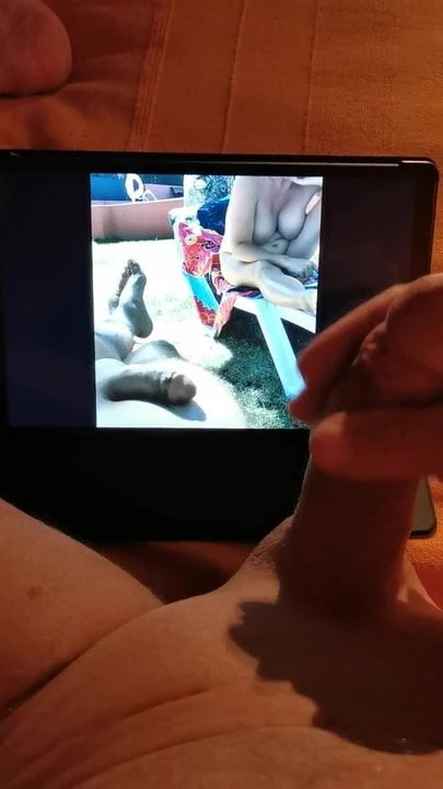 Je me branle sur photo de ma femme