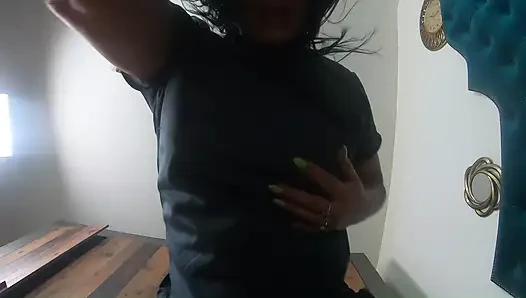 Geile MILF pOV necken. Dicke titten, schmutzige Gedanken und freches solospiel