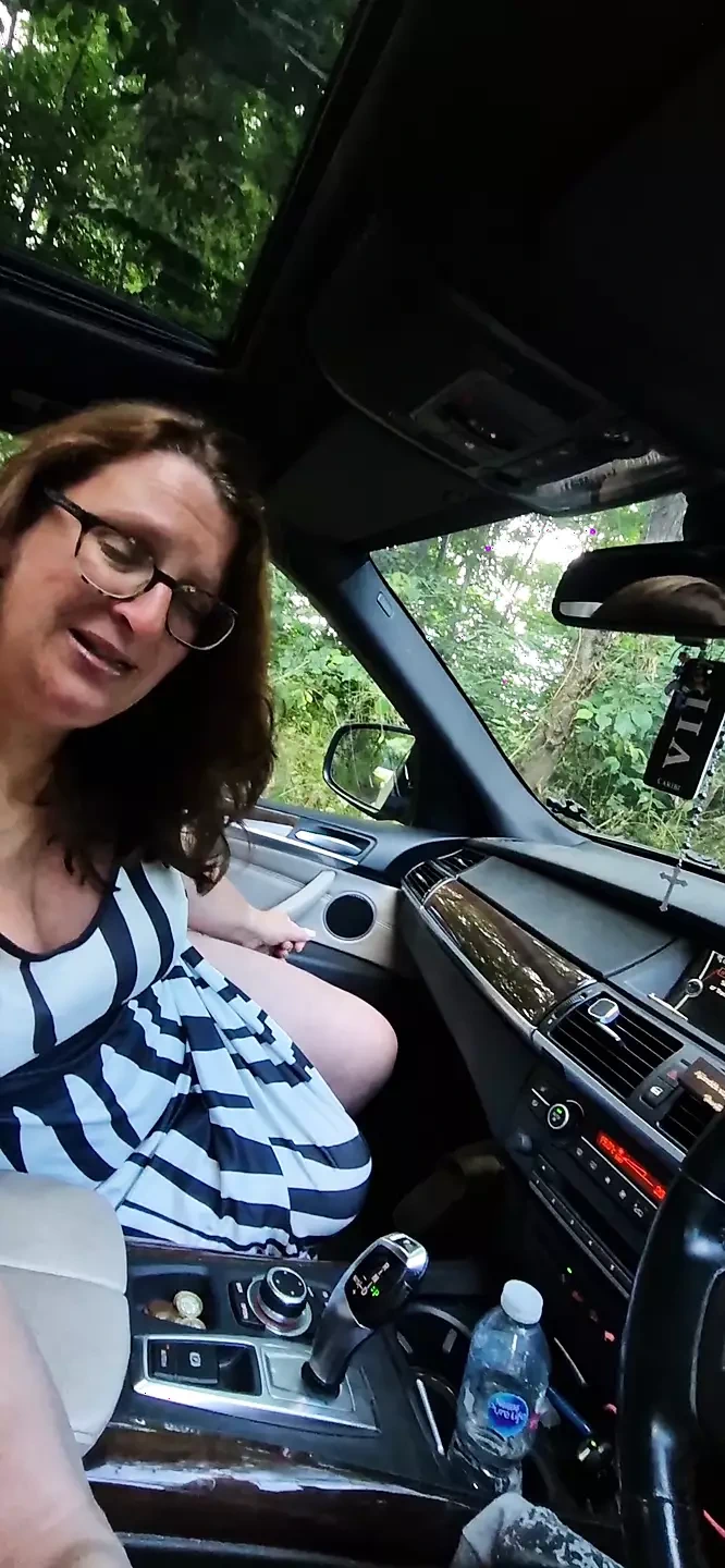 和陌生人在车里做爱