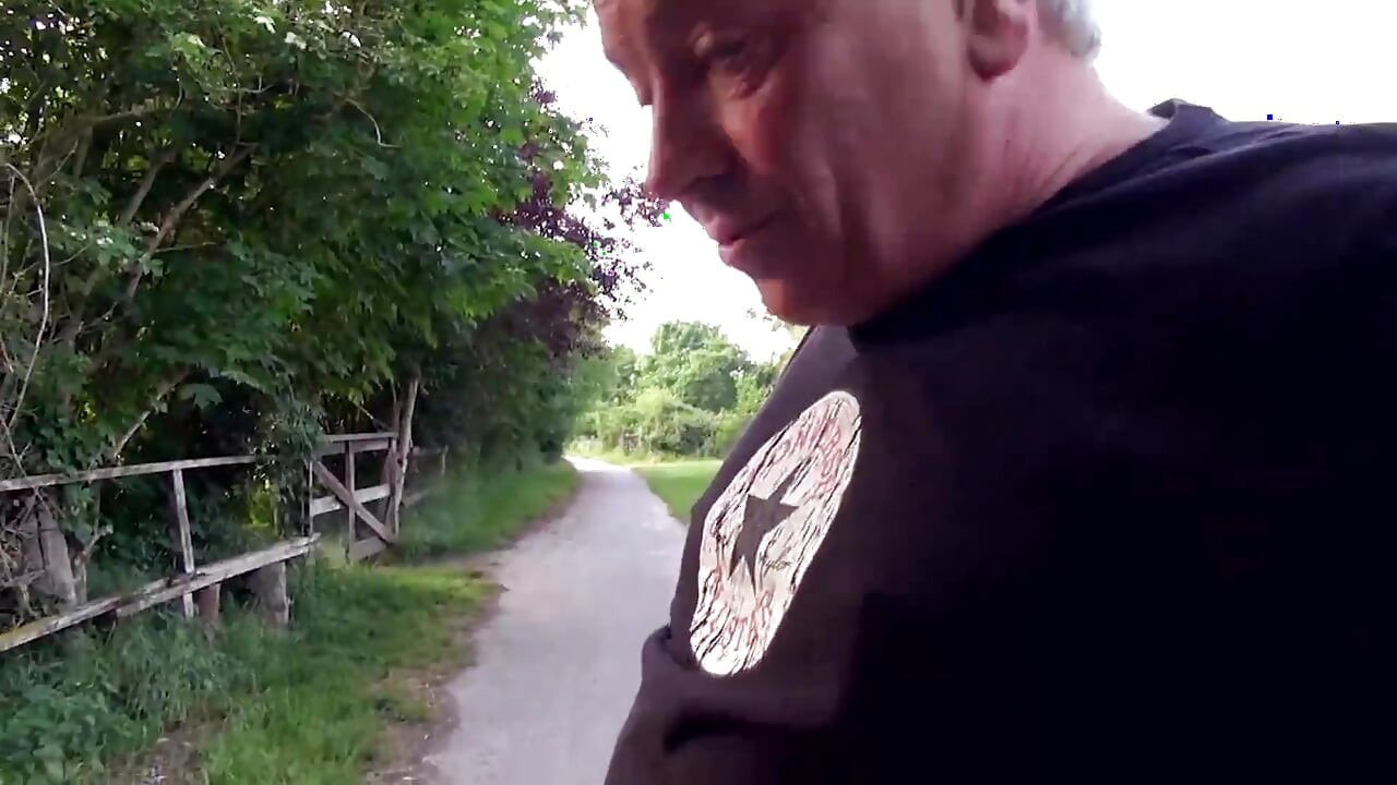 Pretty stranger fucks two guys outdoor