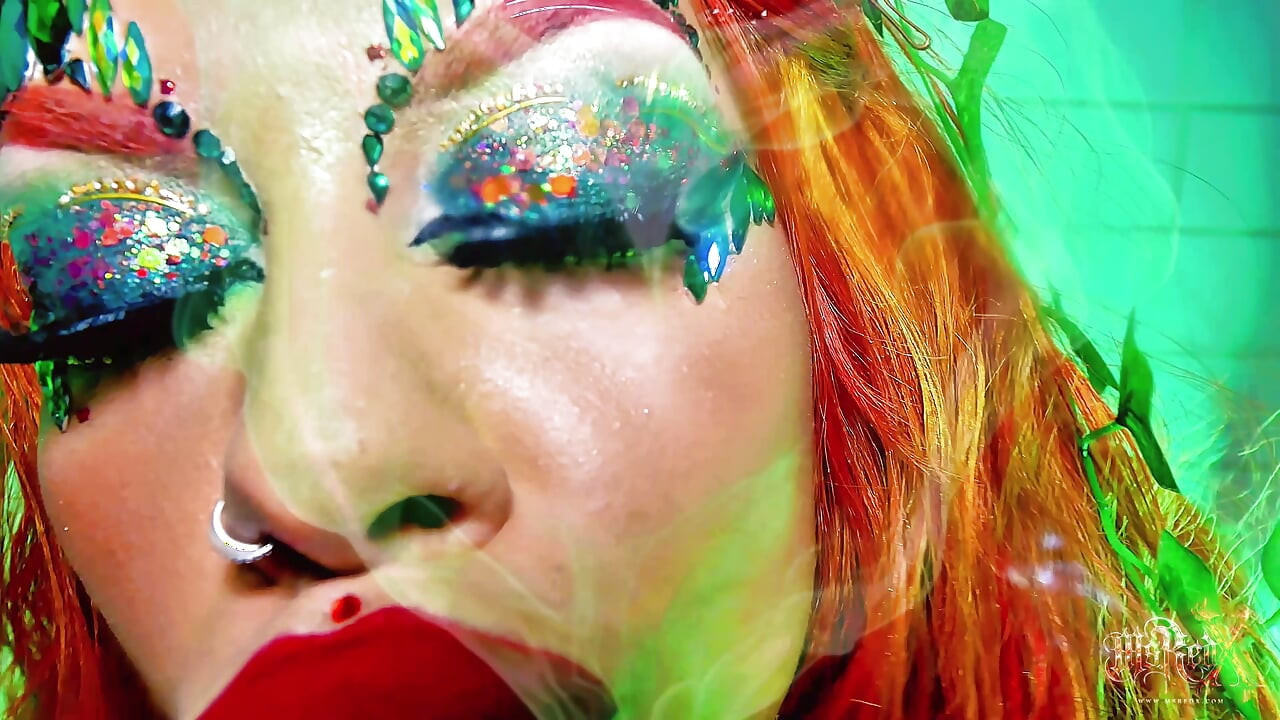 Ivy's Kiss Bloom of Ruin