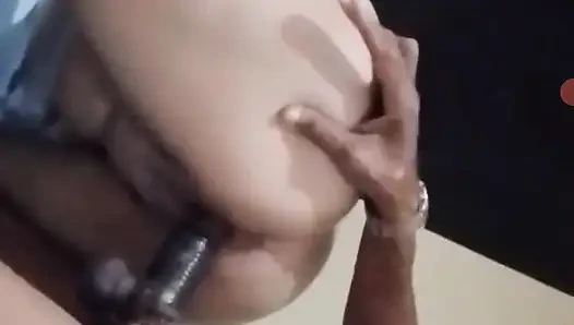 Ngentot istriku yang cantik di kamar hotel sampai muncrat berkahir untuk kami berdua