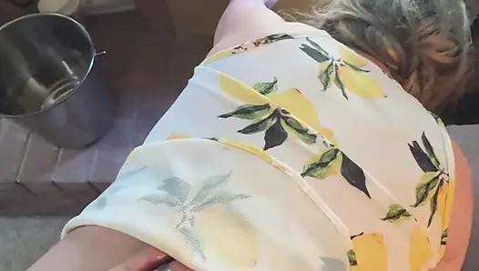 Mature Bonemaiden Pulls Her Skirt up and Masturbates