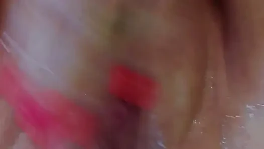 masturbasi dengan menyemprotkan)