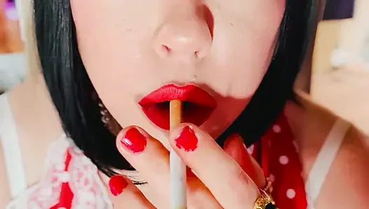 Sigara içen kraliçen Tina Snua'nın sigara içme talimatları. Benimle sigara - sallayarak sürüklenen snap inhales