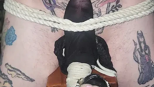 Goode Girl Nylon Und Ballbusting