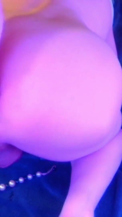 把大量的鸡蛋放进我的变性小穴里 | 短片 1