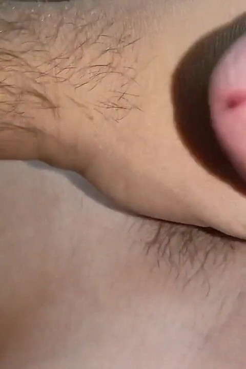 两个年轻热辣的大鸡巴辣妹的精液特写!