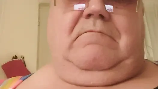 Gangstazz MEMELERINI GÖSTERIYOR VE YAĞLıYOR VE SENINLE KONUŞUYOR, LÜTFEN KONTROL ET