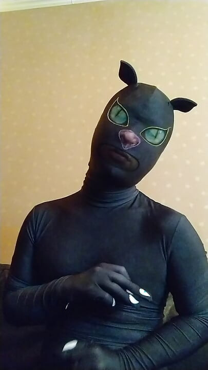 I masturbated comfortably while getting excited in a jumpsuit that could turn into a cat!
