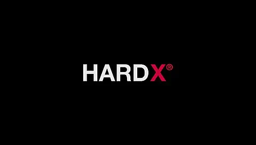 Hard X - tamamen doğal pawg Sofi Ryan yeterince yarak alamıyor