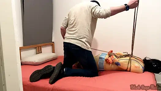 Alex Tamamen Yakalandı