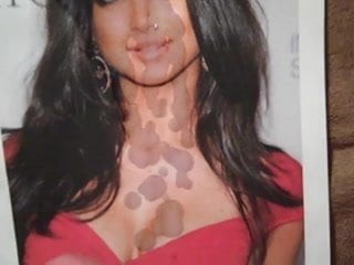 noureen dewulf tribute