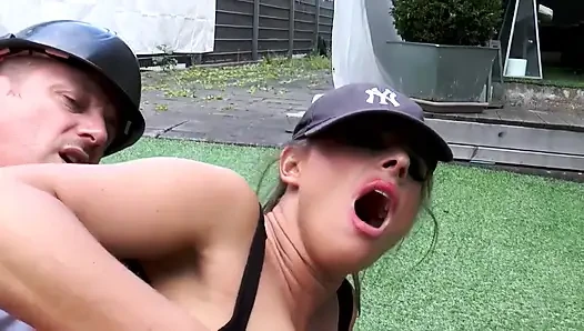 Riesige anal bestrafung für sexy Suzy