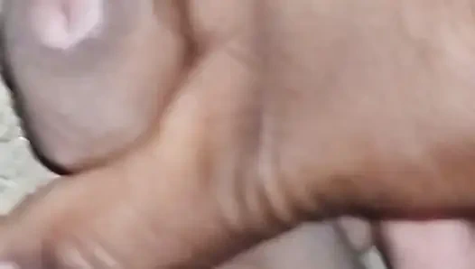 Sikap imut gadis india yang imut ini dientot dengan ganas sama ratu desi dengan tubuh aduhainya!